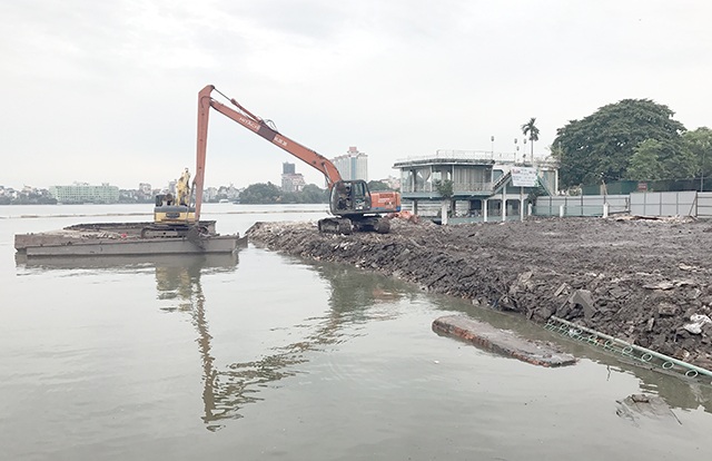 Hà Nội bác thông tin lấp hồ Tây làm khách sạn - 1 Hà Nội khởi động dự án nạo vét 1 triệu mét khối bùn ở Hồ Tây
