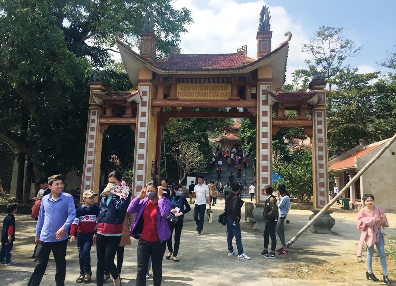 Đầu xuân “lên rừng” vãn cảnh chùa, cầu may - 1 Đầu xuân “lên rừng” vãn cảnh chùa, cầu may - 1
