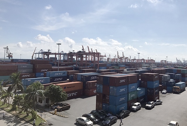 Hàng ngàn container tại Cảng Đình Vũ - Hải Phòng