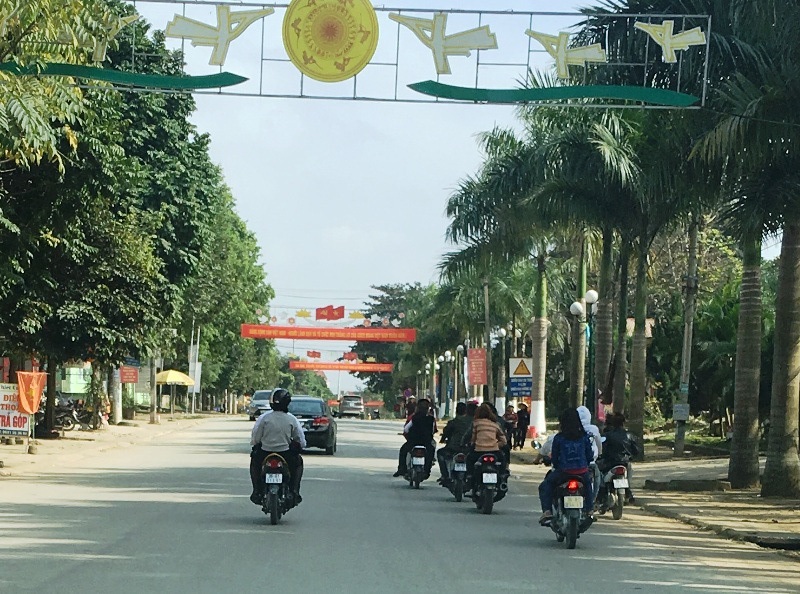 Ngày Tết nhan nhản cảnh người tham gia giao thông không tuân thủ luật - 10 Mặc dù nhiều người vi phạm luật giao thông nhưng ít bị lực lượng chức năng xử lý