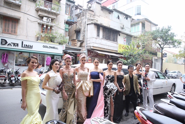 Dàn sao đi Limousine đến dự họp báo Lê Hoàng Hải - 8 Dàn sao đi Limousine đến dự họp báo Lê Hoàng Hải - 8