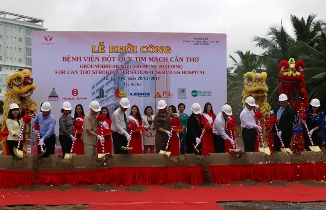 Cần Thơ: Khởi công bệnh viện đột quỵ - tim mạch đầu tiên ở vùng ĐBSCL - 1 Các đại biểu cùng thực hiện nghi thức khởi công xây dựng bệnh viện