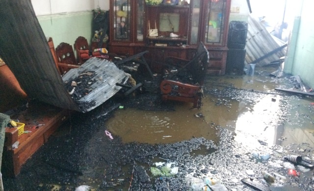 Quán cơm bún bị lửa thiêu rụi nghi do nổ bình gas - 3 Quán cơm bún bị lửa thiêu rụi nghi do nổ bình gas - 3