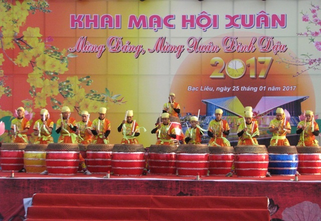 Bạc Liêu khai mạc Hội Xuân Đinh Dậu 2017 - Ảnh 3. Bạc Liêu khai mạc Hội Xuân Đinh Dậu 2017 - Ảnh 3.