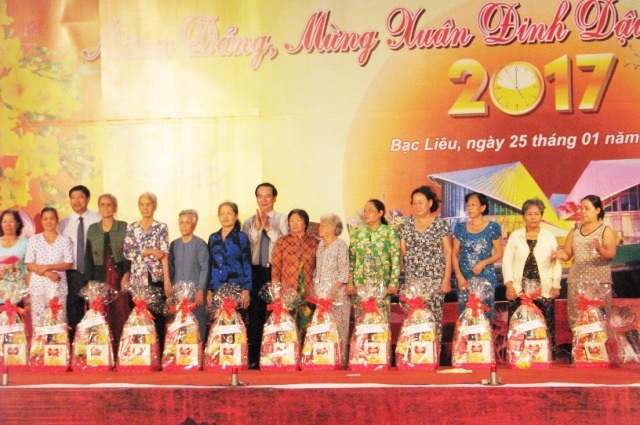 Bạc Liêu khai mạc Hội Xuân Đinh Dậu 2017 - Ảnh 6. Bạc Liêu khai mạc Hội Xuân Đinh Dậu 2017 - Ảnh 6.