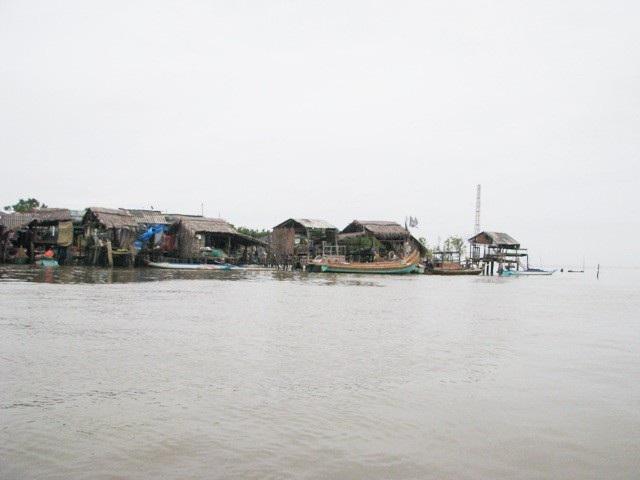 Vừa thoát bão Kai-tak, lại "hỏa tốc" ứng phó bão Tembin - 1 Một vùng ven biển Cà Mau.