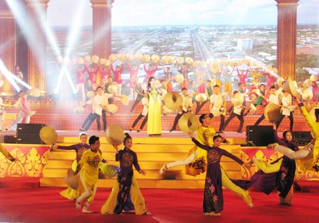 Tưng bừng ngày hội văn hóa Khmer Nam Bộ - 2 Tưng bừng ngày hội văn hóa Khmer Nam Bộ - 2