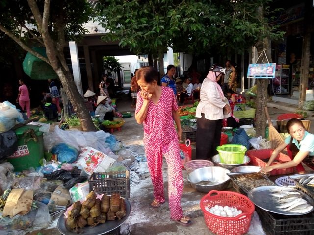Sóc Trăng: Dân khốn khổ vì bãi rác "ngâm tôm" không được xử lý - 3 Sóc Trăng: Dân khốn khổ vì bãi rác "ngâm tôm" không được xử lý - 3