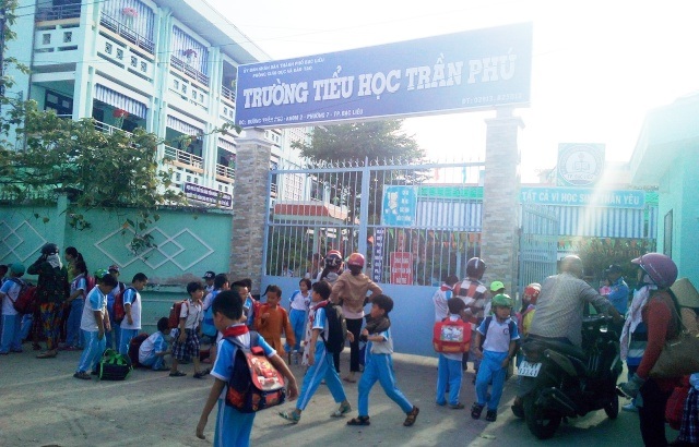Sẽ xem xét trách nhiệm Hiệu trưởng các trường có tình trạng lạm thu - 2 Trường Tiểu học Trần Phú (TP Bạc Liêu) bị phản ánh thu nhiều khoản bất hợp lý.