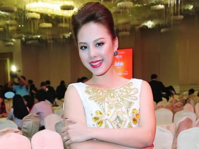 7 nữ doanh nhân từng là các thí sinh của cuộc thi Golf Queen 2017 đã tổ chức buổi gặp gỡ báo chí để “tố” MC Đỗ Phương Thảo - trưởng ban tổ chức Golf Queen 2017 vì có những việc khuất tất về giải thưởng khi đứng ra tổ chức cuộc thi dành cho các doanh nhân.