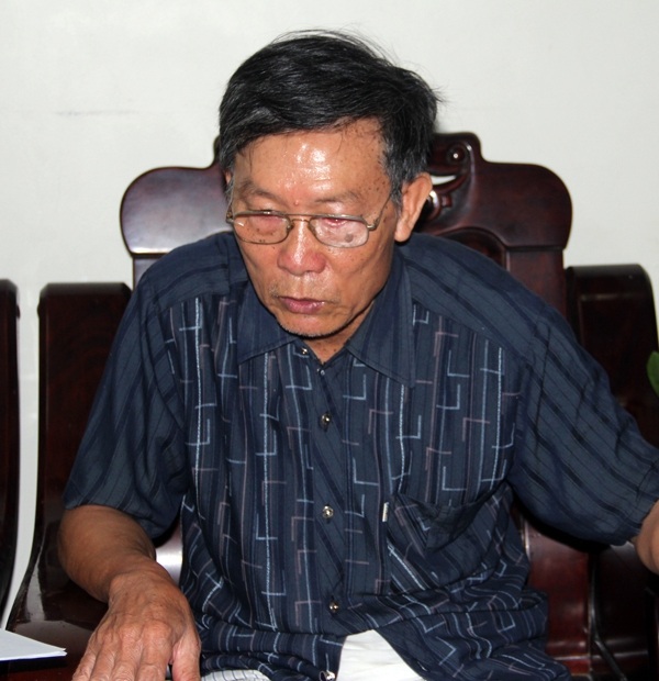 Người con rớm nước mắt khi “hồi sinh” niềm tin tìm được công lí cho cha - 3 Ông Định xúc động khi hồi sinh lại niềm tin tìm được công lí cho người cha quá cố.