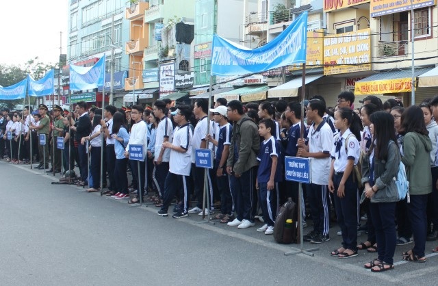 Đối tượng lây nhiễm HIV ở Bạc Liêu đang có xu hướng trẻ hóa - 1 Nhiều bạn trẻ tham gia lễ mít-tinh hưởng ứng tháng hành động quốc gia phòng, chống HIV/AIDS ngày 1/12.
