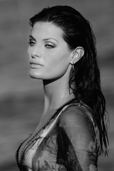 Isabeli Fontana khoe dáng vóc siêu mẫu trên bãi biển Venice - 11 Isabeli Fontana khoe dáng vóc siêu mẫu trên bãi biển Venice - 11