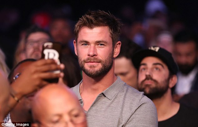 Dàn sao đình đám thế giới đi xem trận quyền anh "thế kỷ" - 14
Chris Hemsworth điển trai lồng lộng