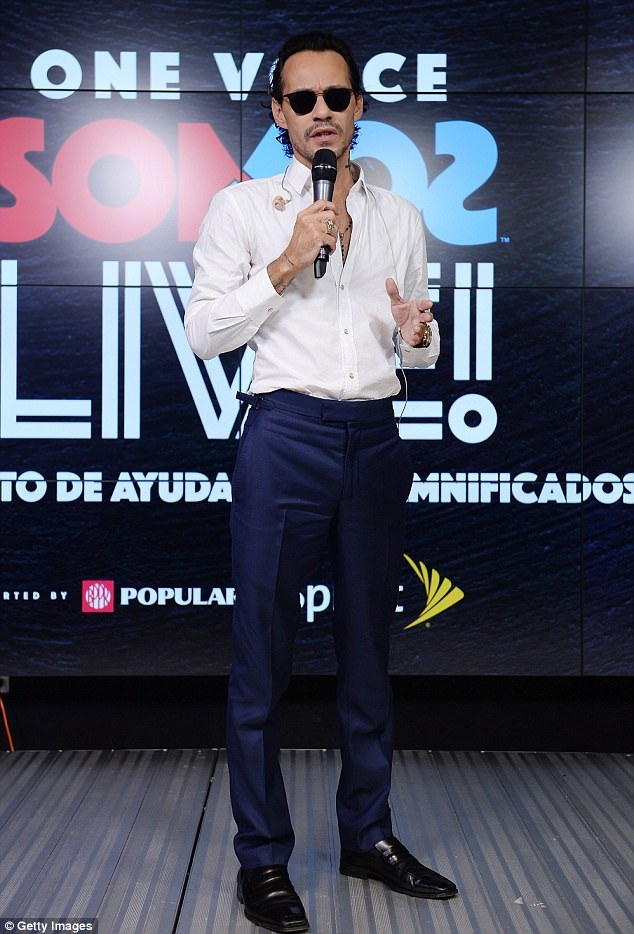 
Cùng dự sự kiện gây quỹ từ thiện này còn có chồng cũ của J.Lo - ca sỹ Marc Anthony
