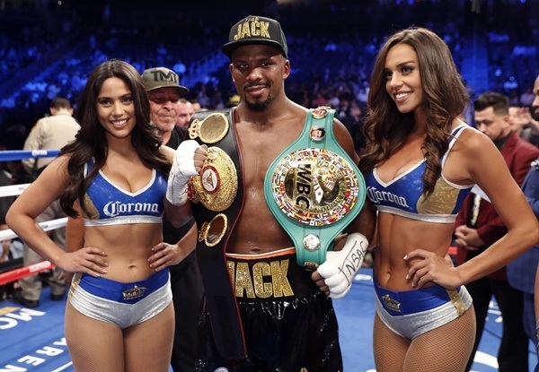 "Độc cô cầu bại" Mayweather hạ knock-out McGregor - 21
Badou Jack, đàn em của Mayweather giành đai WBA