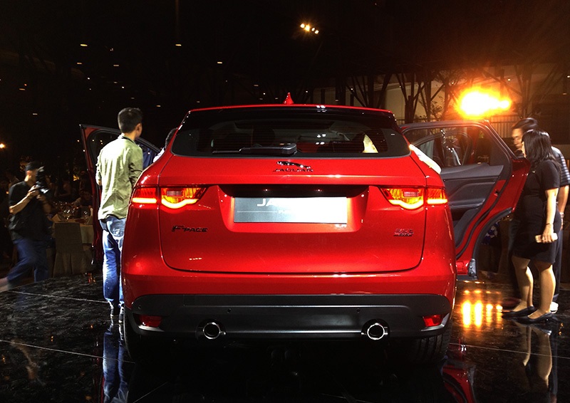 Jaguar F-Pace ra mắt Việt Nam, giá từ 3,595 tỉ đồng - 3 Jaguar F-Pace ra mắt Việt Nam, giá từ 3,595 tỉ đồng - 3