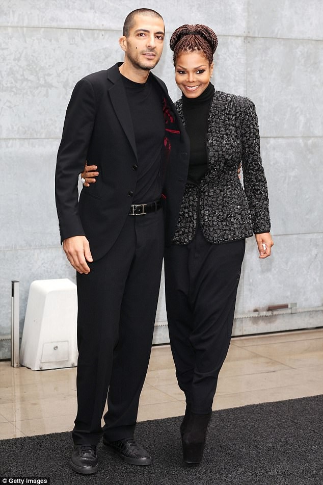 Janet Jackson quay lại với “người cũ” sau khi chia tay chồng - 3
Janet Jackson vừa ly dị người chồng thứ ba, doanh nhân Al Wassam, vào tháng 4/2017 và vài tháng sau khi con trai đầu lòng của họ chào đời.