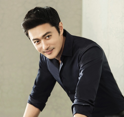 
Những hình ảnh lịch lãm và hấp dẫn của Jang Dong Gun trên các tạp chí thời trang xứ Hàn và châu Á.
