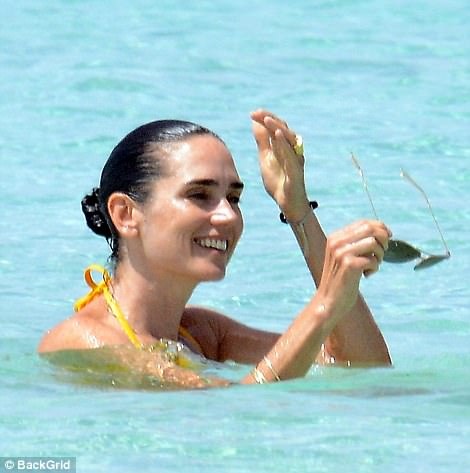 Ngưỡng mộ dáng thon của minh tinh 47 tuổi - 4
Jennifer Connelly xinh đẹp sở hữu loạt phim ăn khách như Một tâm hồn đẹp, Kim cương máu, Hulk, The Day the Earth Stood Still...