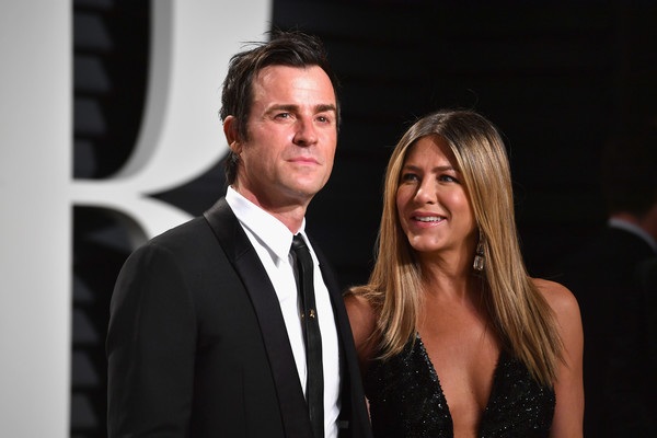 Jennifer Aniston - 48 tuổi vẫn trẻ đẹp ngỡ ngàng - 2
Ngôi sao 48 tuổi trẻ đẹp bên người chồng kém cô 2 tuổi