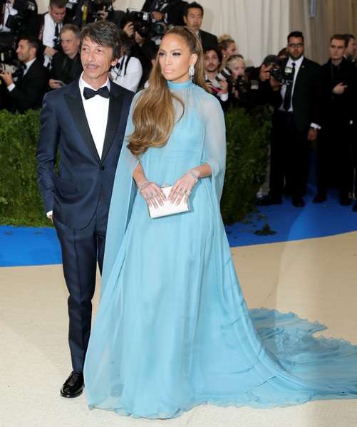 Jennifer Lopez đẹp đôi bên bạn trai kém 6 tuổi - 9 Jennifer Lopez đẹp đôi bên bạn trai kém 6 tuổi - 9