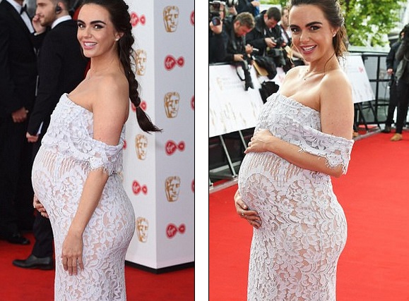 Người đẹp Anh bế bụng bầu dự sự kiện - 7
Jennifer Metcalfe là bà bầu năng động suốt thai kỳ nên cô tăng cân không nhiều và phom dáng vẫn thon thả.