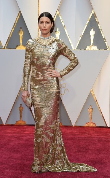 Dập dìu người đẹp trên thảm đỏ Oscar 2017 - 34
Jessica Biel tự hào được hộ tống chồng