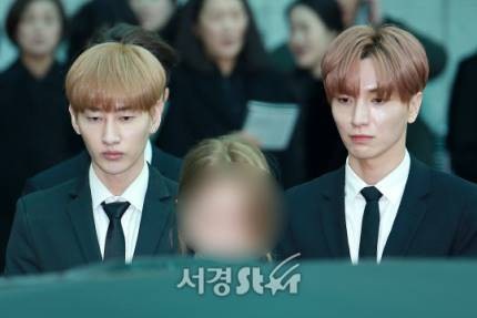 Tang lễ đầy nước mắt của thành viên nhóm Shineee - 13
Eunhyuk và Leeteuk