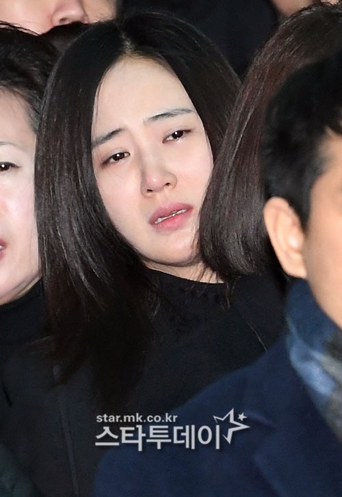 Tang lễ đầy nước mắt của thành viên nhóm Shineee - 21
Yuri