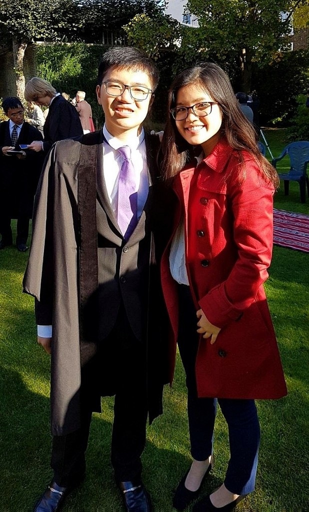 Tài không đợi tuổi, thiếu nữ xinh đẹp đỗ cả Harvard, Stanford và Cambridge - 5
Năm ngoái, Jiang (anh trai của Jia Yi) cũng trúng tuyển ngành Y của Cambridge.