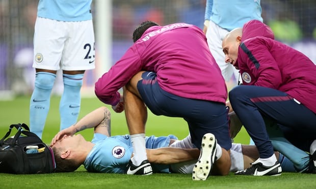 Dính chấn thương nặng, trụ cột Man City nghỉ hết năm - 1 John Stones phải nghỉ thi đấu tới hết năm