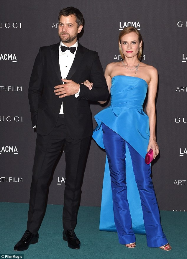 Tài tử Hollywood tình tứ hôn bạn gái mới - 8
Dù chia tay nhưng Diane Kruger và Joshua Jackson vẫn giữ quan hệ bạn bè.
