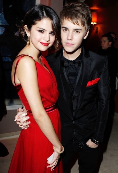 Justin Bieber tình tứ với cô gái lạ - 7
Justin Bieber từng có mối quan hệ dài hơi với đồng nghiệp Selena Gomez nhưng giờ đây anh là người độc thân.