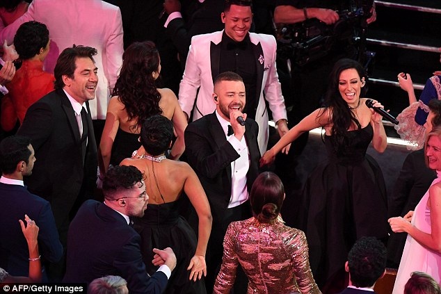 Justin Timberlake điển trai trình diễn mở màn lễ trao giải Oscar 2017 - 12