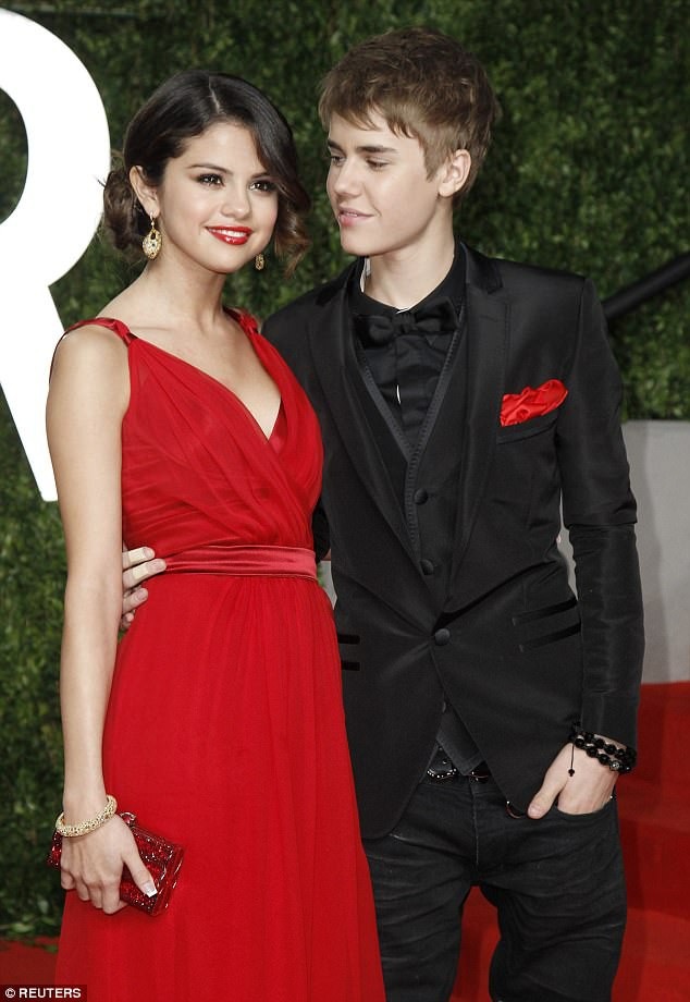 Selena Gomez chia tay The Weeknd, quay lại với Justin Bieber - 3
Selena Gomez từng có những năm tháng buồn bã và khổ đau khi ở bên Justin Bieber.