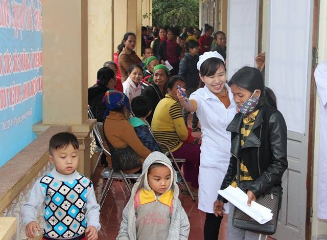 Cứ 100 người trưởng thành thì có 65 người bị cao huyết áp - 5 Có hơn 400 lượt người đã được khám, cấp phát thuốc miễn phí với tổng giá trị gần 800 triệu đồng
