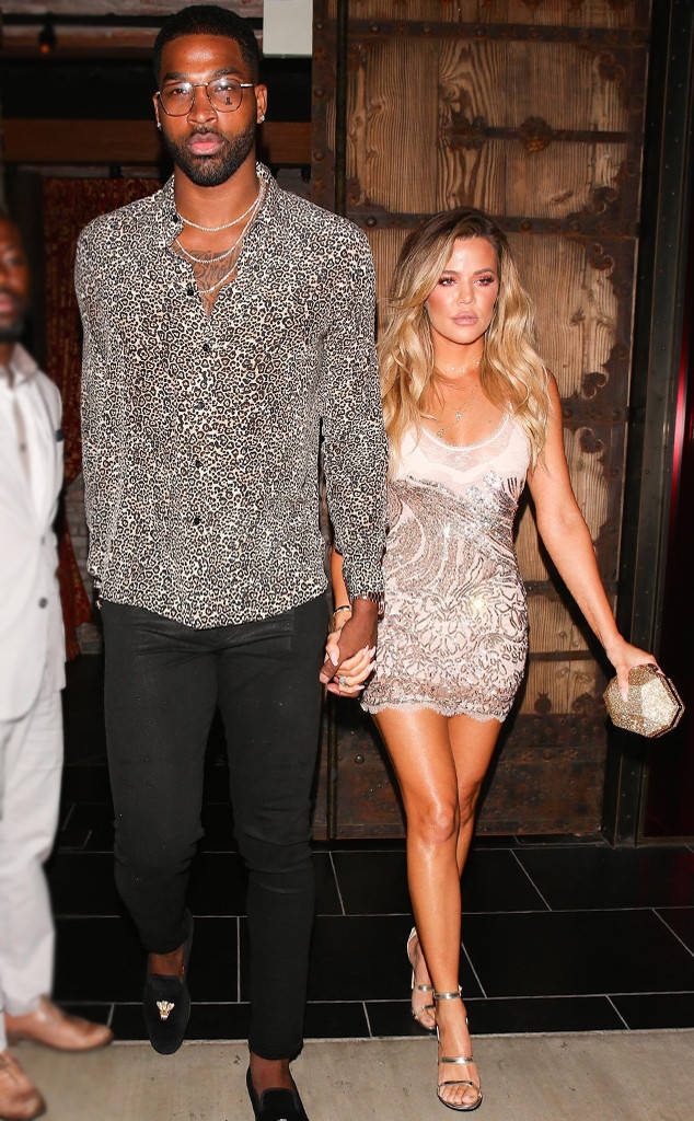 Khloe Kardashian đang mang bầu - 1
Tạp chí People vừa đưa tin, sao truyền hình thực tế Khloe Kardashian đang mang thai với bạn trai kém 7 tuổi - cầu thủ bóng rổ Tristan Thompson