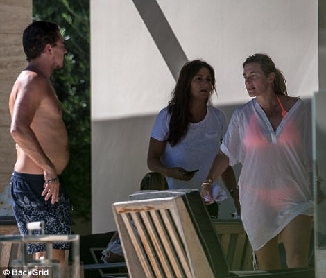 Leonardo DiCaprio và Kate Winslet tái ngộ - 4
Kate Winslet tiết lộ Leonardo DiCaprio từng tặng cô 1 chiếc nhẫn và hai người coi nhau là tri kỷ trong cuộc sống