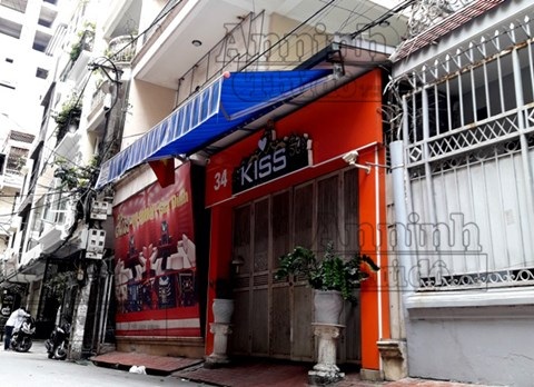Nâng giá dịch vụ hát karaoke để cưỡng đoạt tiền của khách nước ngoài - 1 Quán karaoke Kiss, nơi xảy ra vụ cưỡng đoạt tiền của khách người nước ngoài