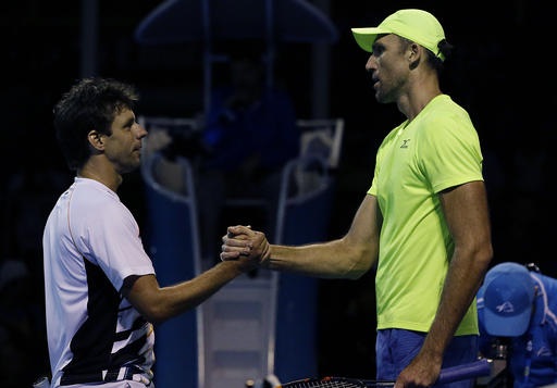 Djokovic lần thứ sáu liên tiếp thắng Verdasco - 2
Horacio Zeballos (trái) trong trận gặp Ivo Karlovic (phải)