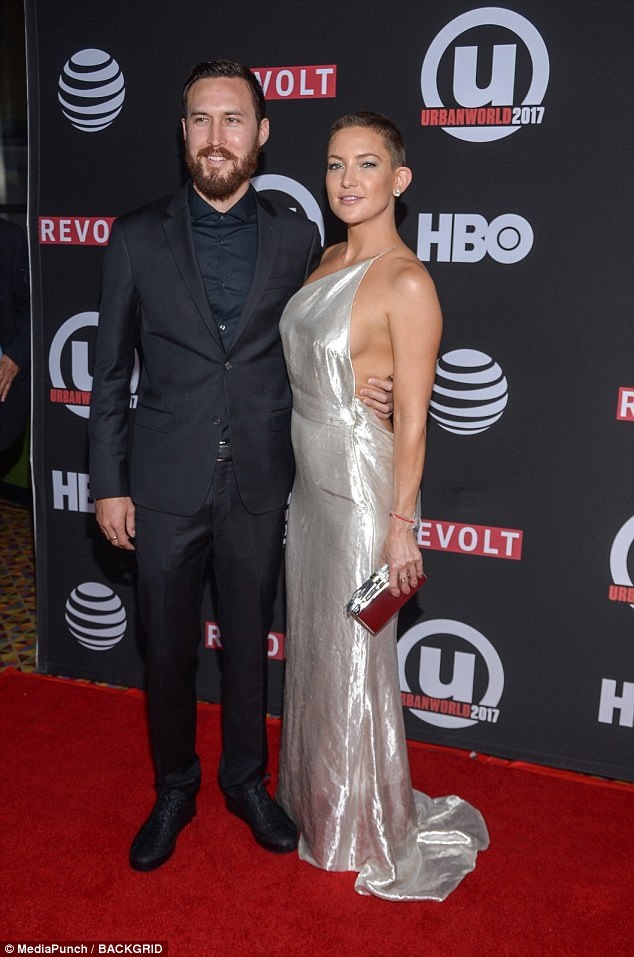 
Cặp đôi hò hẹn từ đầu năm nay.
