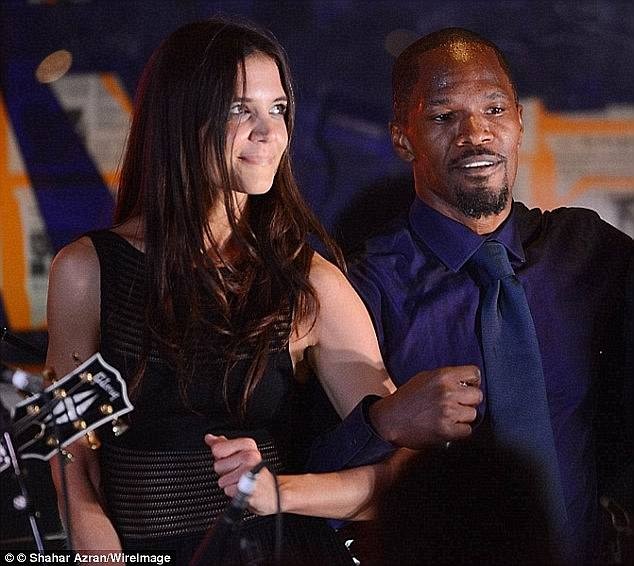 Katie Holmes không muốn giấu mối quan hệ với Jamie Foxx - 2
Katie và Jamie đã bí mật hò hẹn 4 năm qua.