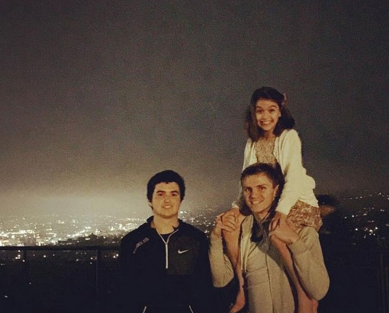 
Suri Cruise, con gái của Tom Cruise và Katie Holmes, hiện đã 10 tuổi và càng lớn càng giống mẹ ruột.
