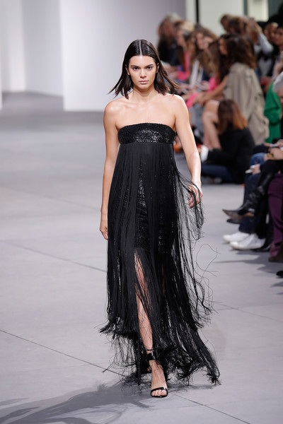 Con gái “Rambo” gợi cảm đi xem thời trang - 10
Kendall Jenner