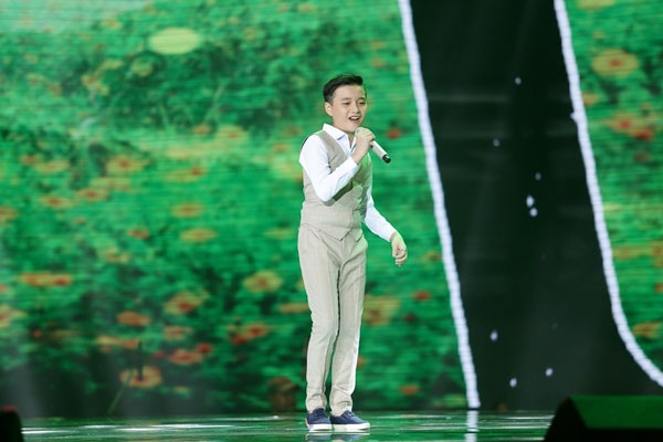 Khán giả rơi nước mắt khi học trò Hương Tràm hát hit “triệu view” của HLV - 4 Duy Khánh.