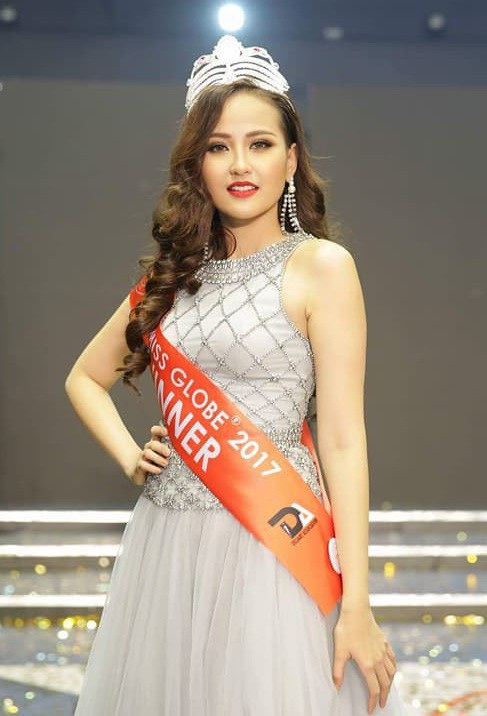 Hoa hậu Khánh Ngân trích 150 triệu từ tiền thưởng Miss Globe tặng bà con Phú Yên - 1 Ngoài ra, Khánh Ngân còn giành top 3 bình chọn qua mạng, top 10 tài năng của cuộc thi với ca khúc “My Việt Nam”.