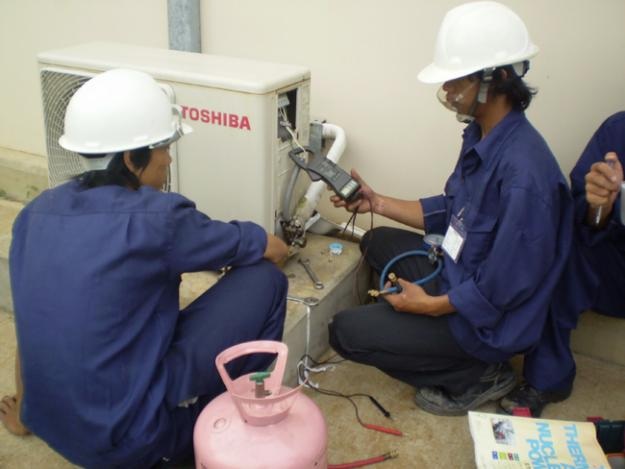 Mẹo dùng điều hòa vừa mát, vừa tiết kiệm điện trong ngày nắng nóng cực điểm - 5 Thường xuyên vệ sinh,bảo dưỡng điều hòa