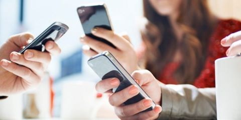 "Điện thoại, viễn thông" dẫn đầu danh sách phàn nàn của người tiêu dùng - 1 Nhiều người tiêu dùng phàn nàn liên quan đến nhóm “điện thoại, viễn thông”.