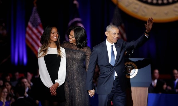 Tổng thống Obama khóc khi nói lời cảm ơn vợ con - 3
(Ảnh: Reuters)